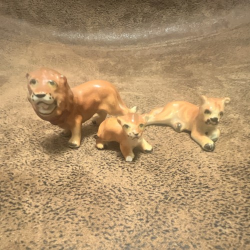 Lion bone china figurine set - lion,